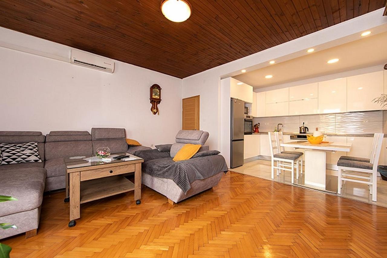Apartment Tucepi 6695a Exterior foto